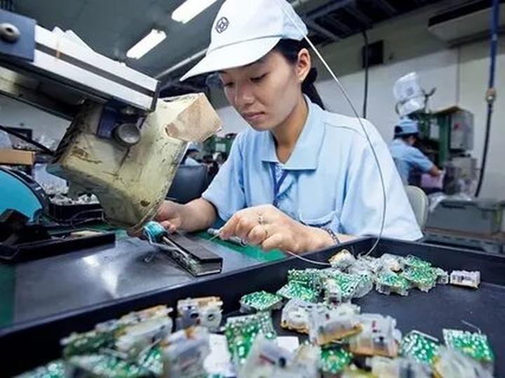 Hotspot Matrix: Biến Mẹ Cua Cốm khen vải trứng Phù thành cơ hội marketing đột phá